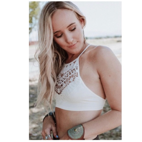 Women White Crochet High Neck Crop Top Bralette - Picture 2 of 6